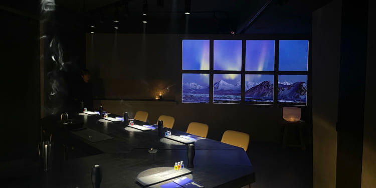 台北酒吧｜這間酒吧不賣酒賣療癒？「LIT Taipei」沉浸式六感探索：生命靈數客製酒與食物，舒適空間入座就捨不得離開！