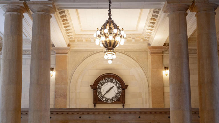 A clock that faces the side entrance. It is also visible from the grand waiting room, and would have been visible to passengers waiting for their trains (Amber Ainsworth/FOX 2)