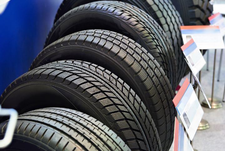 <p>This brand stands out among its counterparts on this list for its extended tread life and superior comfort. Yet buyers should be conscious of its slender casings, which can pose potential risks, particularly in regions prone to rain or snow. Moreover, the budget-friendly sidewall design may render the tires susceptible to punctures.</p>