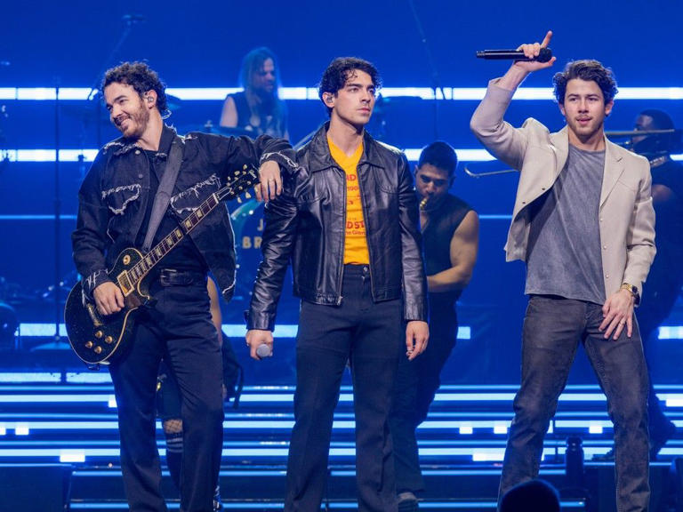 The Jonas Brothers are returning to Vancouver to play the Grey Cup halftime show.