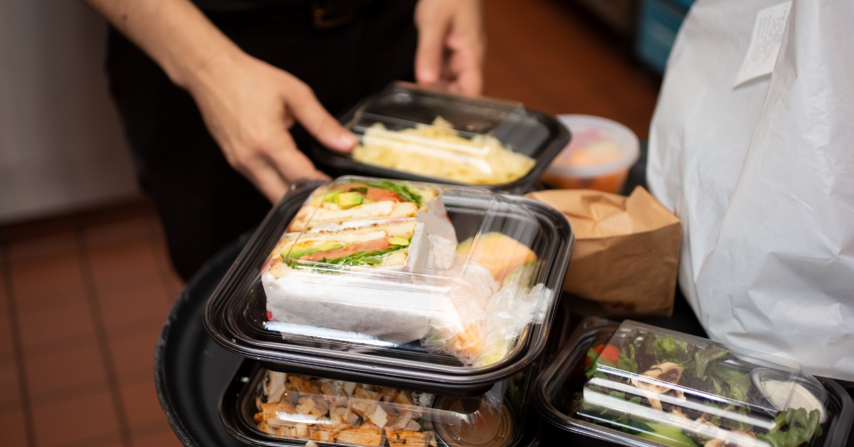 9 Surprising Reasons It's Cheaper to Go Out to Dinner Than Order Delivery