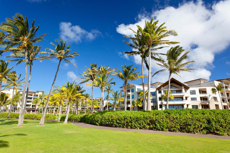 Are you heading to Hawaii this year and are thinking about staying in a vacation rental? Find out what no one tells you about Hawaii vacation rentals! This list of tips for Hawaii vacation rentals was written by Hawaii travel expert Marcie Cheung and may contain affiliate links, which means if you click on the ... Read more