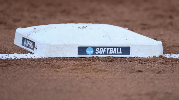 Florida vs. Oklahoma softball final score, results: Bats come alive as Gators beat Sooners to set up WCWS rubber match 