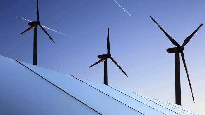 solarenergie und wind: so rasant läuft europas energiewende