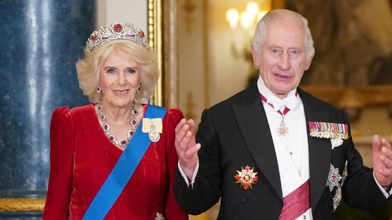 Britain's Queen Camilla (L) and Britain's King Charles III (R) welcome South Korea's President Yoon Suk Yeol and his wife Kim Keon Hee during a State Banquet at Buckingham Palace in central London on November 21, 2023, on the first day of a three-day state visit to the UK. South Korean President Yoon Suk Yeol and First Lady Kim Keon Hee began a three-day trip to the UK on Tuesday, with King Charles III's hosting his first state visitors since his coronation. (Photo by Yui Mok / POOL / AFP) (Photo by YUI MOK/POOL/AFP via Getty Images)