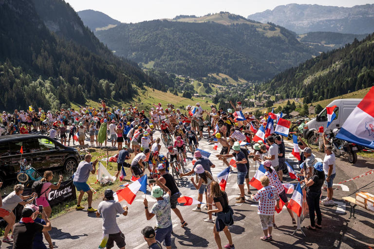 The peloton on the Col des Aravis during the 2023 Tour de France