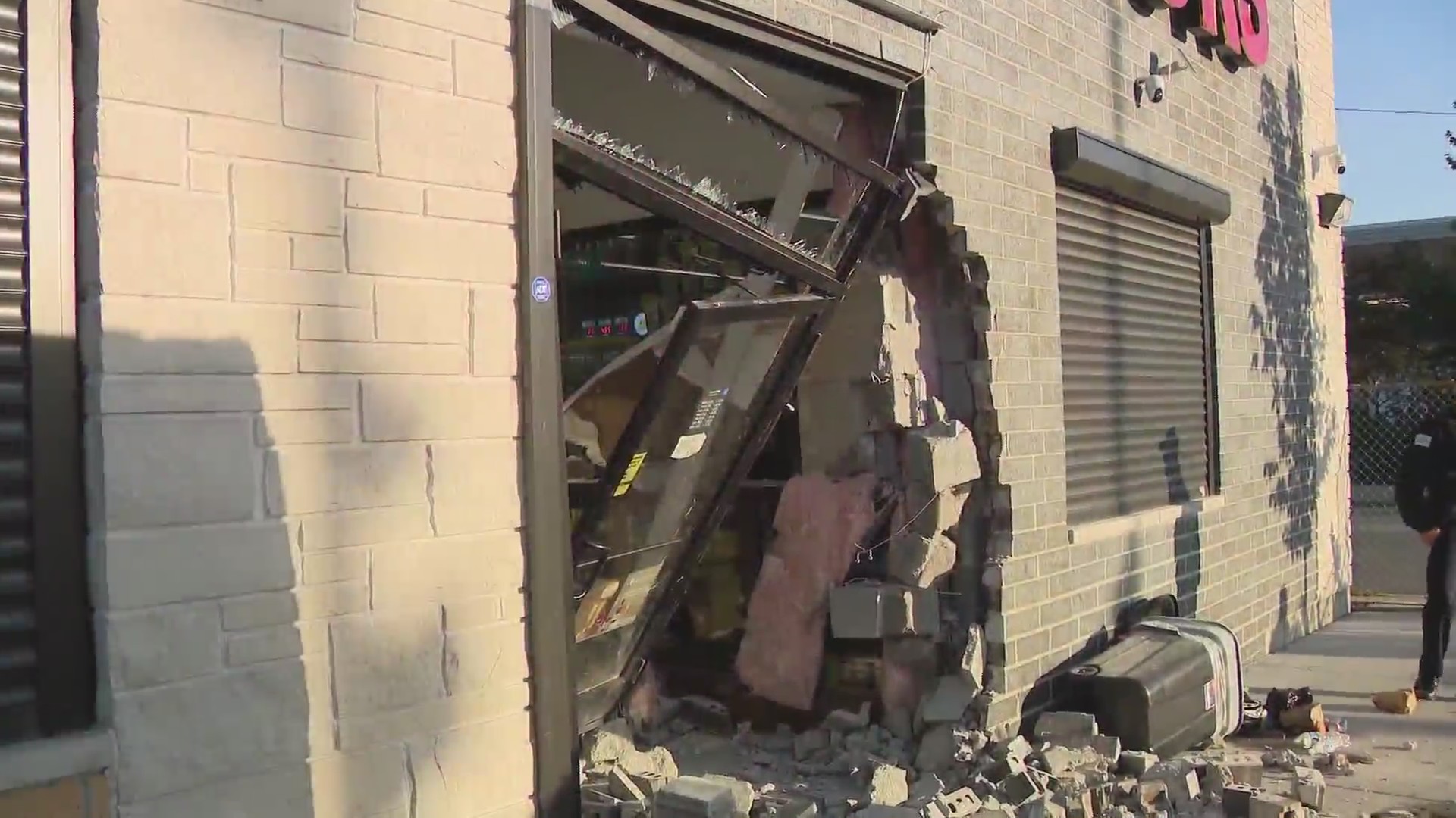 WATCH: Video Surveillance Captures Smash-and-grab At South Side Liquor ...