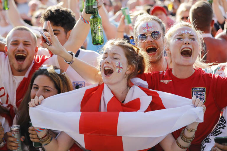 You can enjoy the game with other fans around London. (Picture: TOLGA AKMEN/AFP via Getty Images)