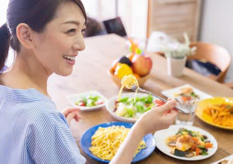 老化防止には「食べる時間」が大事！医師が解説、食事をとるべきタイミング