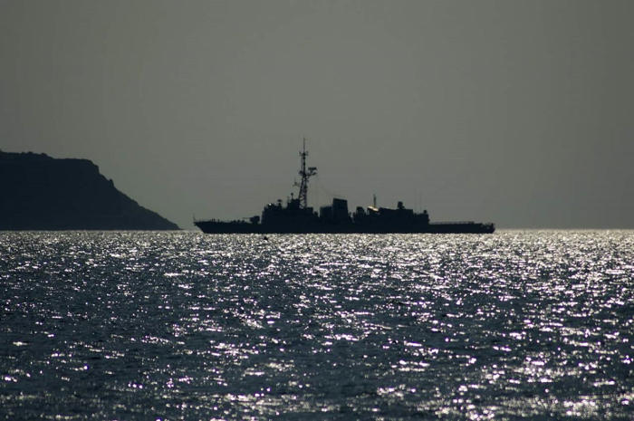 υεμένη: το πλήρωμα εγκατέλειψε φλεγόμενο πλοίο, μετά από επίθεση των ανταρτών χούθι
