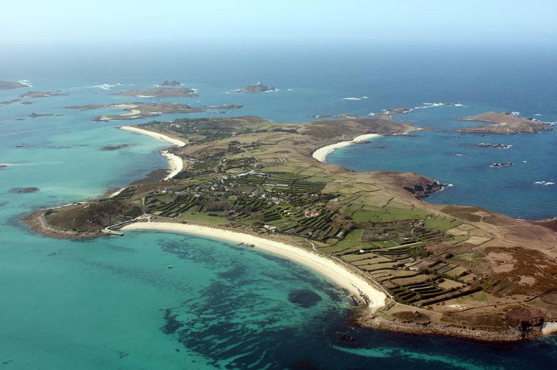 brits amazed by uk island with tropical sandy beaches – and it's great for stargazing