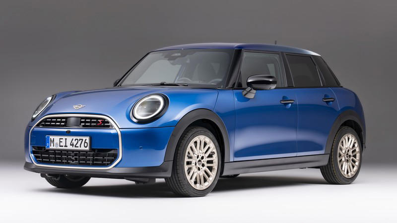 new mini 5 door hatch revealed with multi-colour roof, swanky cabin