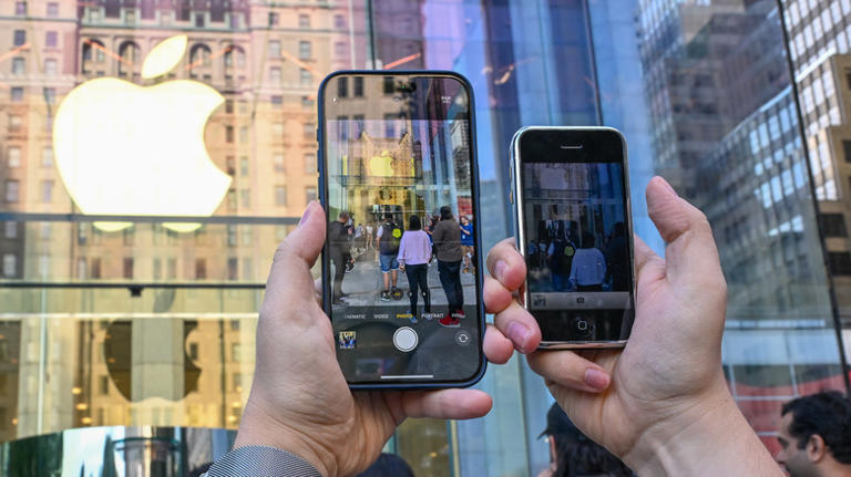 iPhone's taking photos of Apple Store