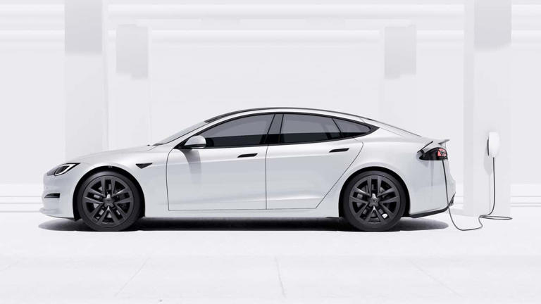 Tesla Model S: Destination charging