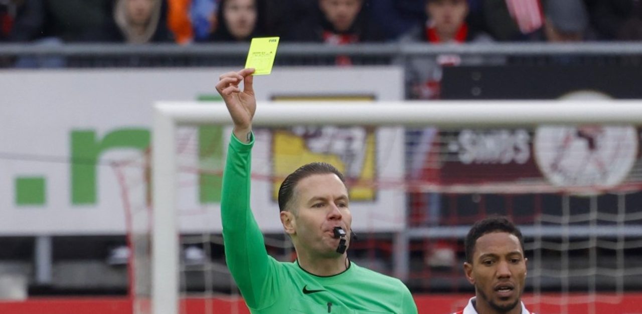 UCI gaat gele kaart introduceren in het wielrennen, vanaf 2025