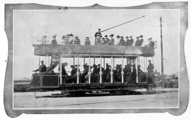 31 nostalgic pictures of Blackpool trams in old times which evoke so ...