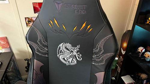 secretlab's monster hunter fatalis chair is the stuff of dreams for fans