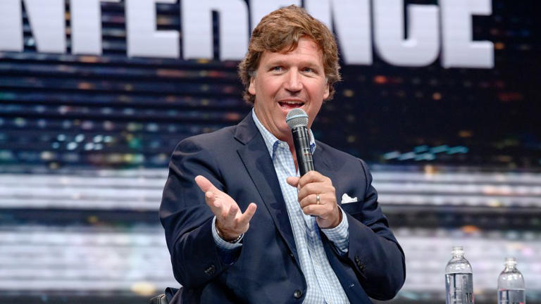 Tucker Carlson announced plans this week to crisscross the country with a 15-city arena tour.