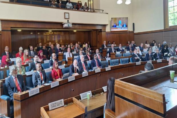 Swindon council parties to all get political assistants - but what are ...
