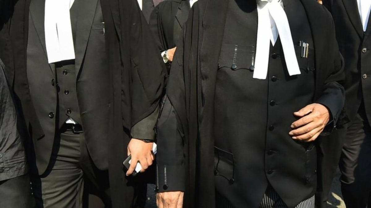 bombay high court directs action against lawyer for improper courtroom attire