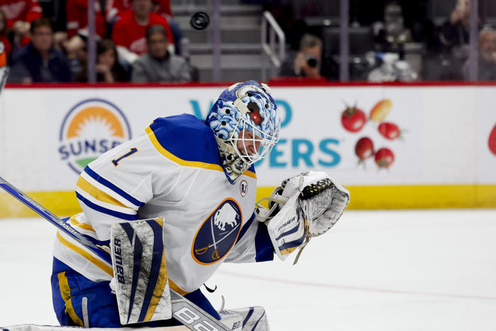 sabres likely to move forward with this goaltending tandem