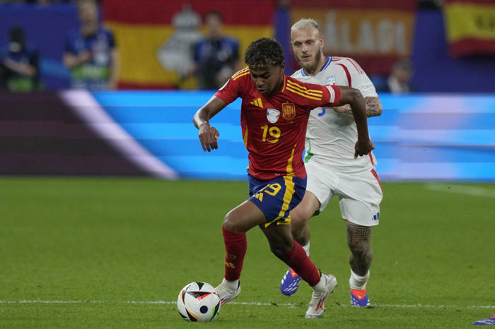 with messi-style dribbling and skills, lamine yamal thrills in latest spain win at euro 2024