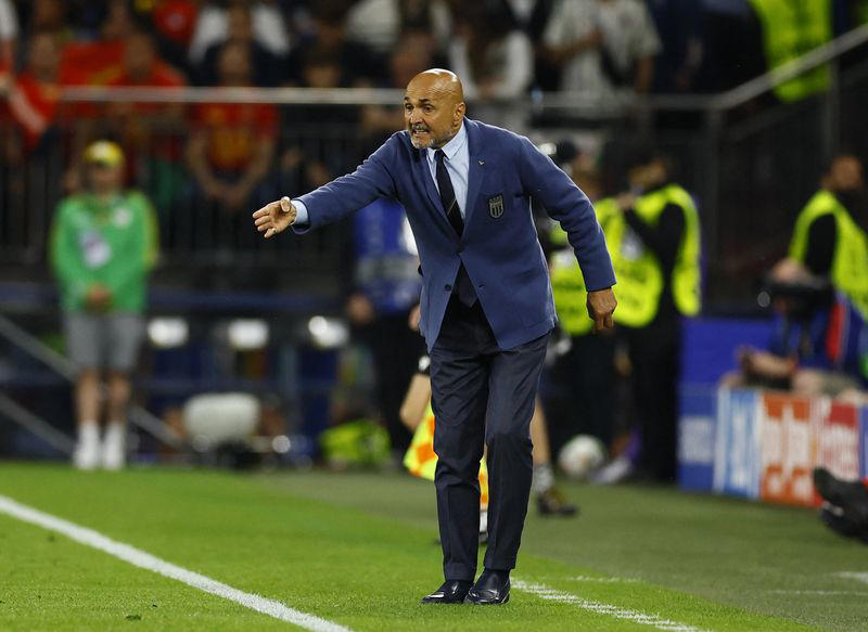 soccer-tired italy outclassed by superior spain - spalletti