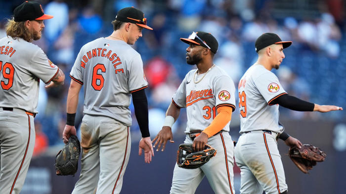 orioles score 17 runs, rout yankees to win 22nd straight series vs. al east