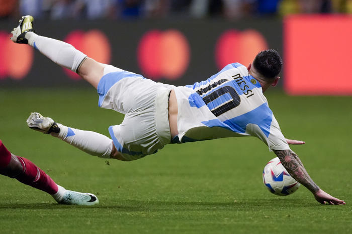 messi and argentina overcome canada and poor surface, start copa america title defense with 2-0 win