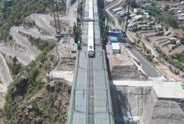 WATCH: Stunning Bird's Eye View Of Train Crossing World's Highest ...