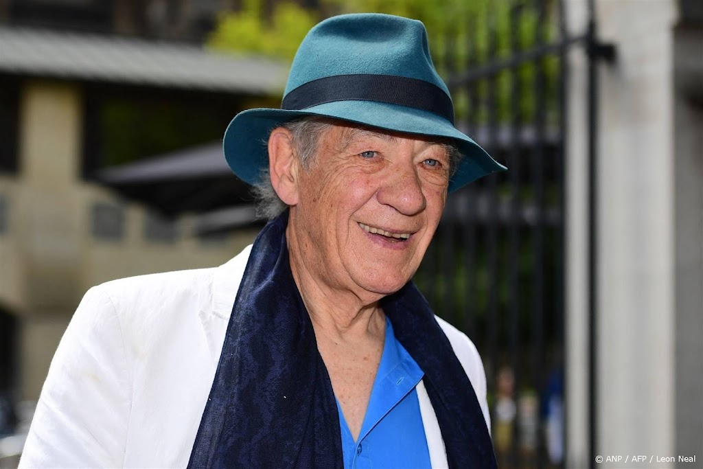 Ian McKellen Weer Thuis Na Ziekenhuisopname