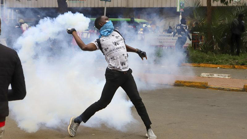 kenya: demonstrators blockade steets in rally against finance bill