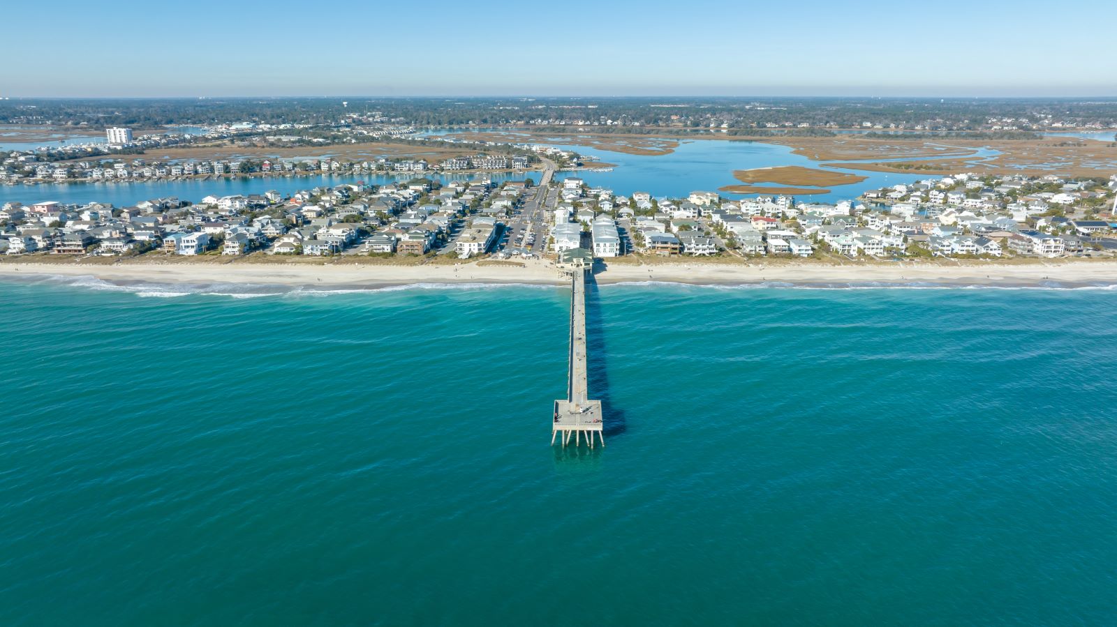 <p class="wp-caption-text">Image Credit: Shutterstock / Red Lemon</p>  <p>Drive along the barrier islands of North Carolina, with stunning ocean views and unique coastal communities.</p>