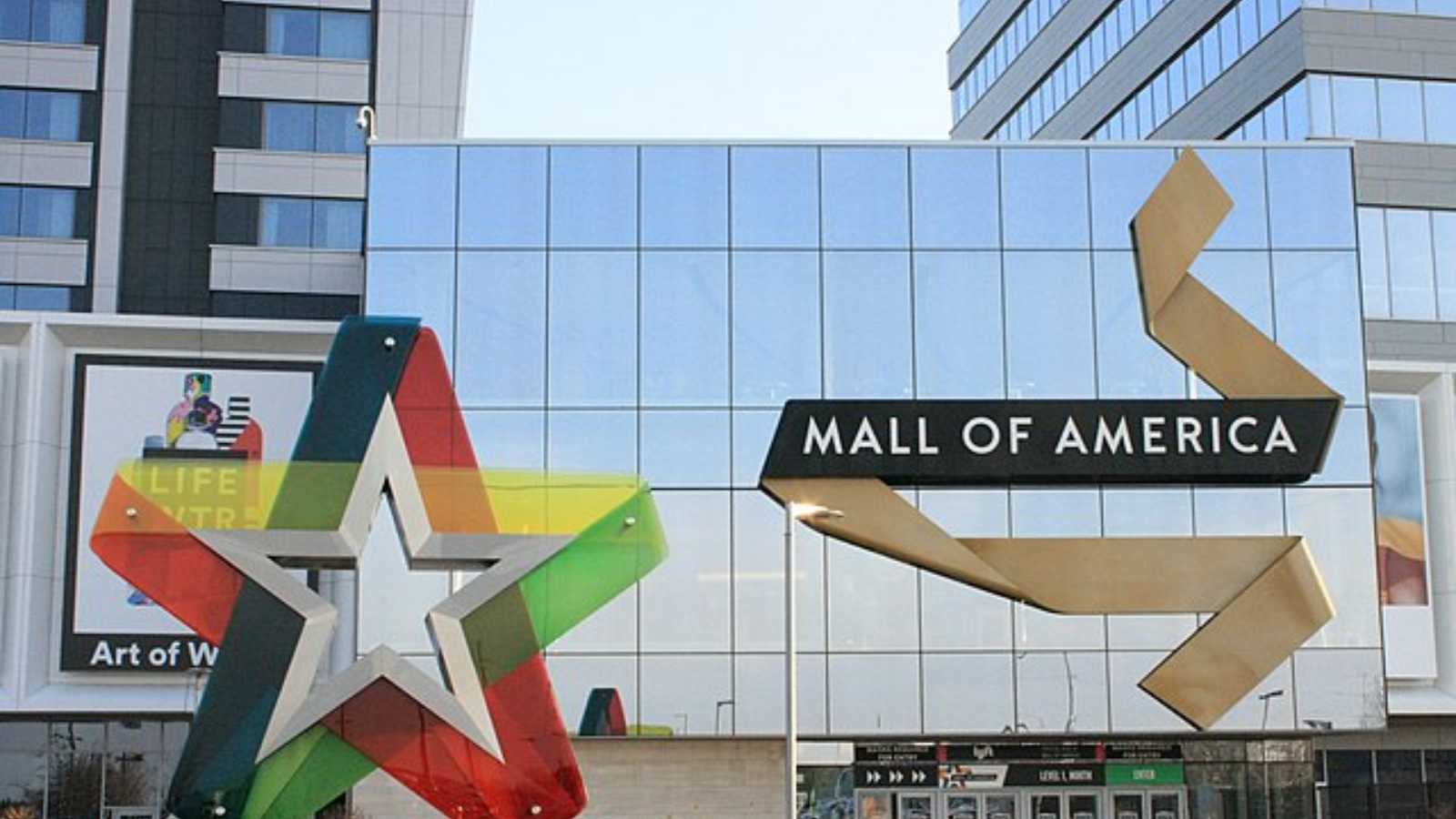 <p><span>It's big, bold, and full of the same stores you'll find anywhere else. Unless you enjoy walking miles indoors, the Mall of America may not be worth the detour.</span></p>