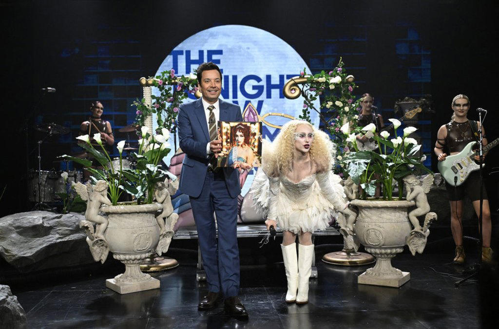 chappell roan turns ‘the tonight show' into ‘swan lake' for whimsical ‘good luck, babe!' performance