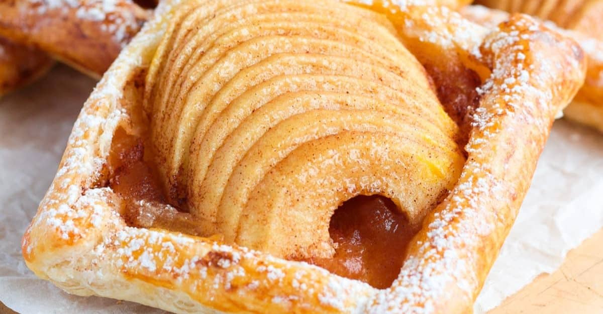 <p>Combine frozen apples, apple sauce filling, and fresh apples to create this amazing apple tart with puff pastry dish your whole family will enjoy. It is a simple dish you can prepare in a few minutes.</p> <p>Get the recipe: <a href="https://www.abakingjourney.com/puff-pastry-apple-tartlets/?fbclid=IwZXh0bgNhZW0CMTAAAR02gmMbgOvH86tFYJoQyikOxTnx5JsCJ5wR68JFS3N-JqafSqhBdHt0se4_aem_ZmFrZWR1bW15MTZieXRlcw" rel="noreferrer noopener">Mini Apple Tarts With puff pastry</a></p>