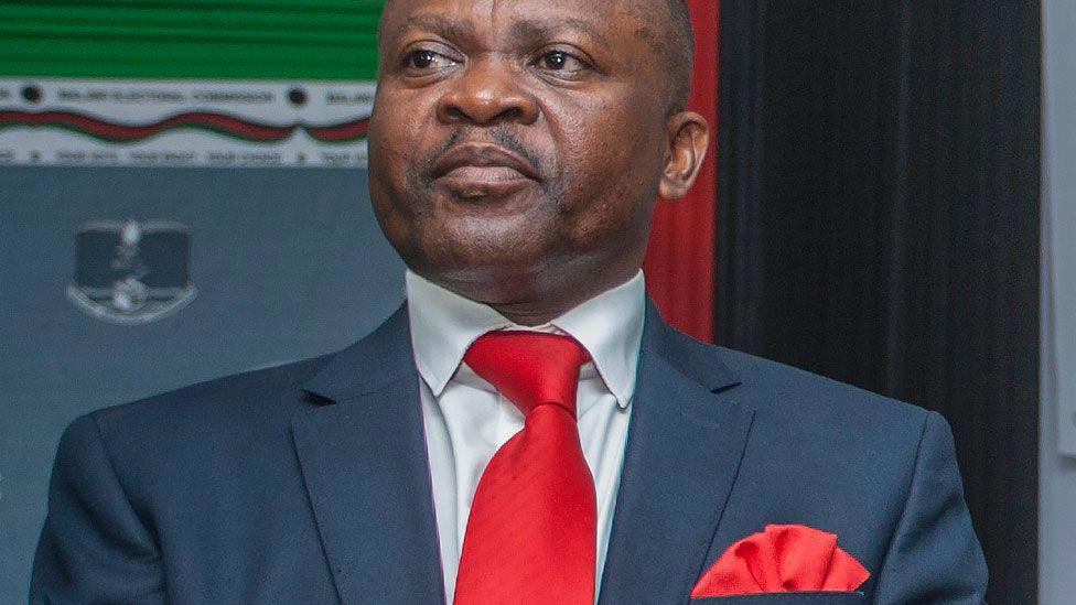 comedian-turned-politician sworn in as malawi's vp