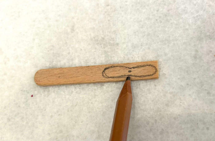 fabriquez un avion en bâtonnets de glace en 9 étapes simples!