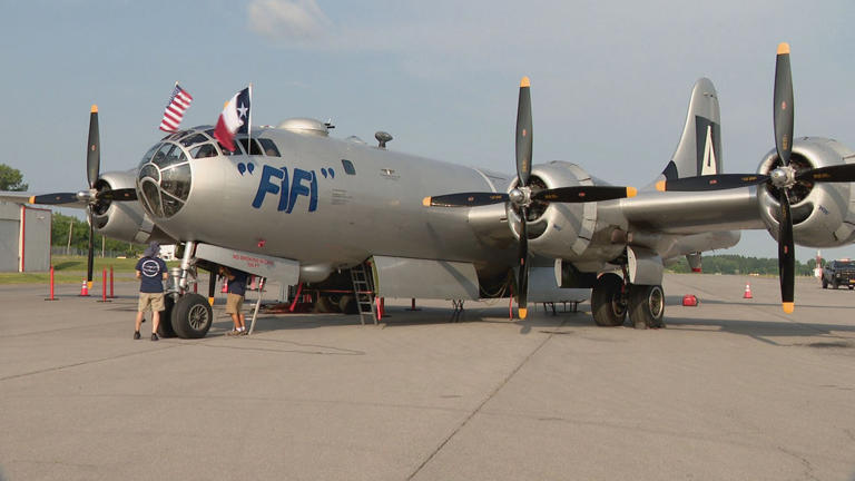 Rare World War II planes soar over Syracuse, rides and tours available this weekend