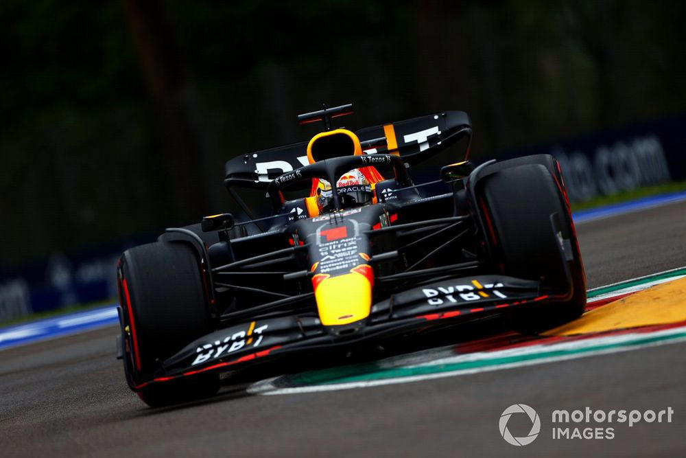 why red bull put verstappen in a 2022 f1 car at imola this week
