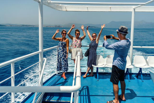 11 etiquette mistakes you might be making on a cruise, according to experts