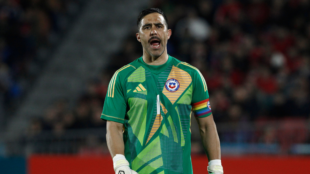 claudio bravo elogia a gareca y lanza críticas a los técnicos anteriores de la roja: “faltaba un grado de tranquilidad y de…”