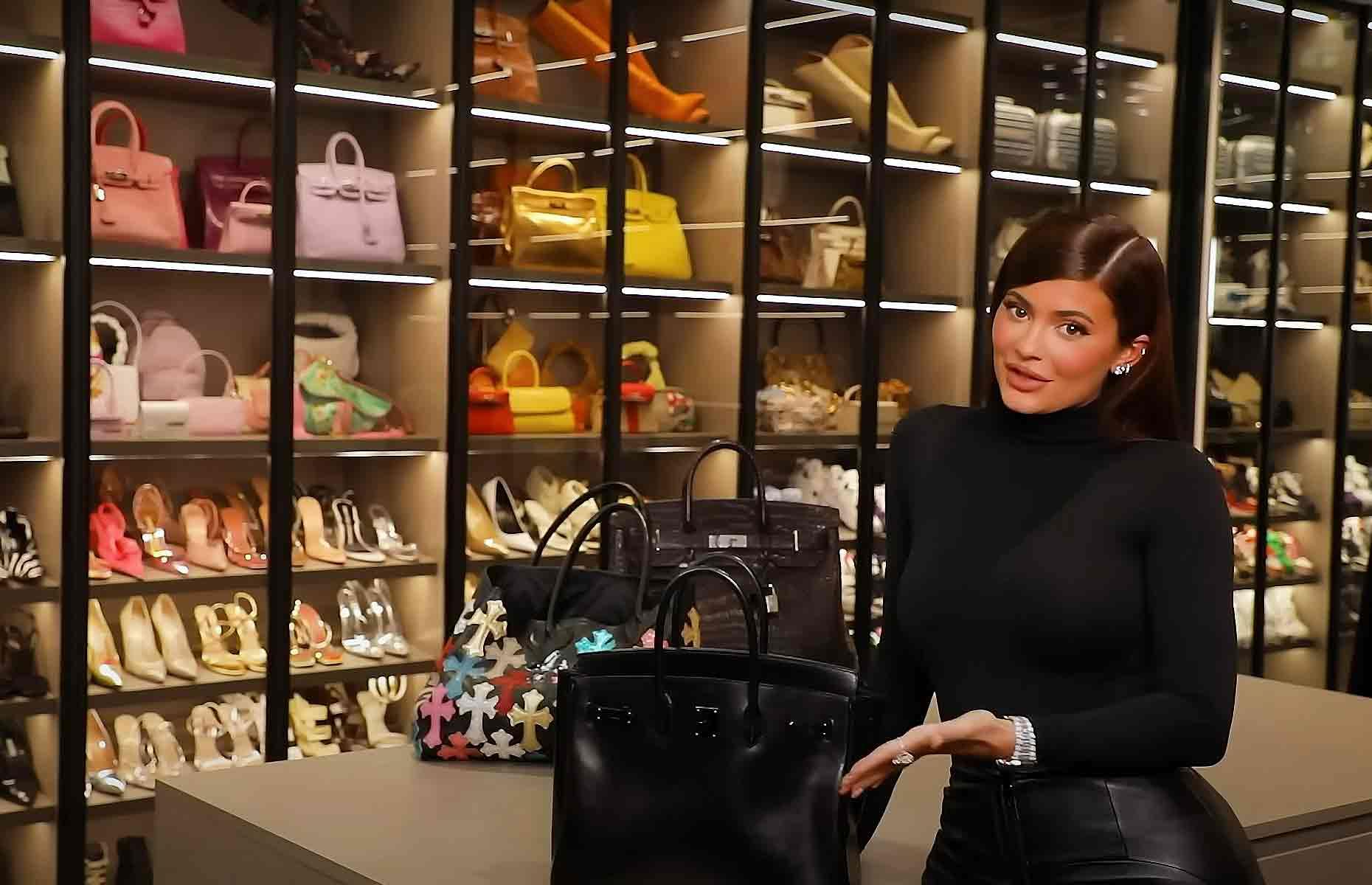 Inside the secret world of the superrich's mansions