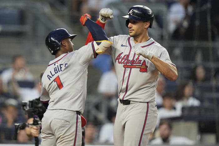 albies hits 2-run homer on rodón's second pitch and hot braves romp 8-1 over skidding yankees