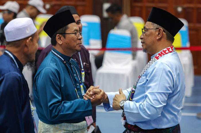 sg bakap polls: perikatan nasional and pakatan harapan candidates to face off in straight fight