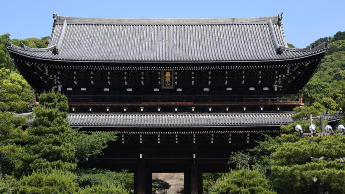 日本國寶被破壞！京都知恩院木柱被亂刻字 警方追查中