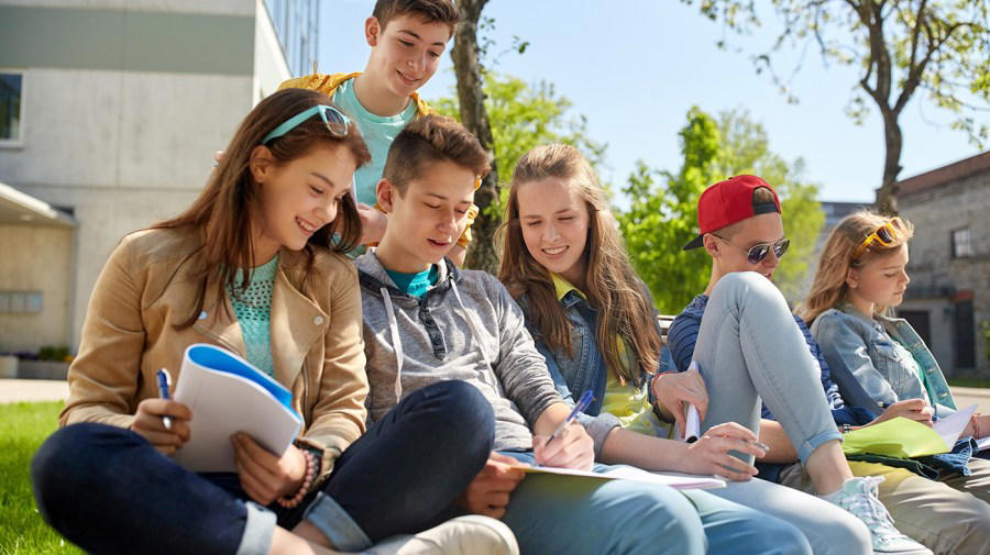 how high schoolers can use summer to boost their college application appeal