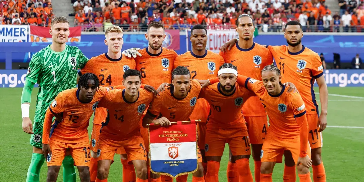 kranten over oranje: 'vijf internationals moeten beter, één grote dissonant'