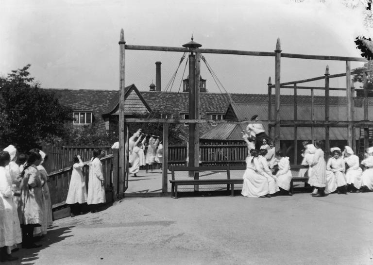 Bournville back in time: 13 old pictures showing life in Birmingham's ...