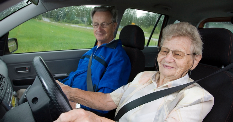 iäkkäät kuljettajat aktiivisia autoilijoita